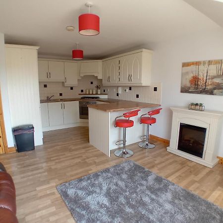 The Red Door Townhouse Apartment Ardara Eksteriør billede