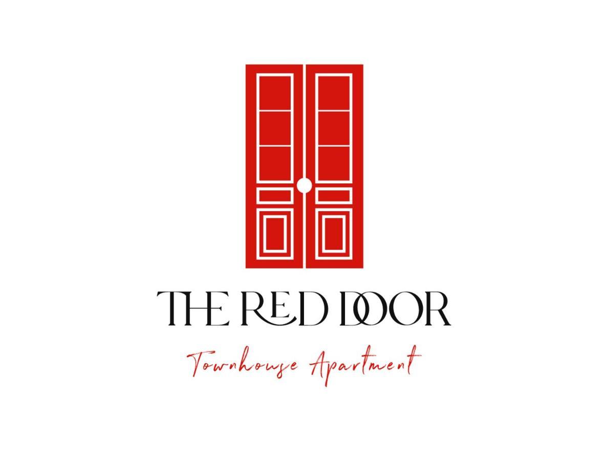 The Red Door Townhouse Apartment Ardara Eksteriør billede